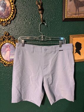 TRAVIS MATHEW BLUE GOLF SHORTS SIZE 32